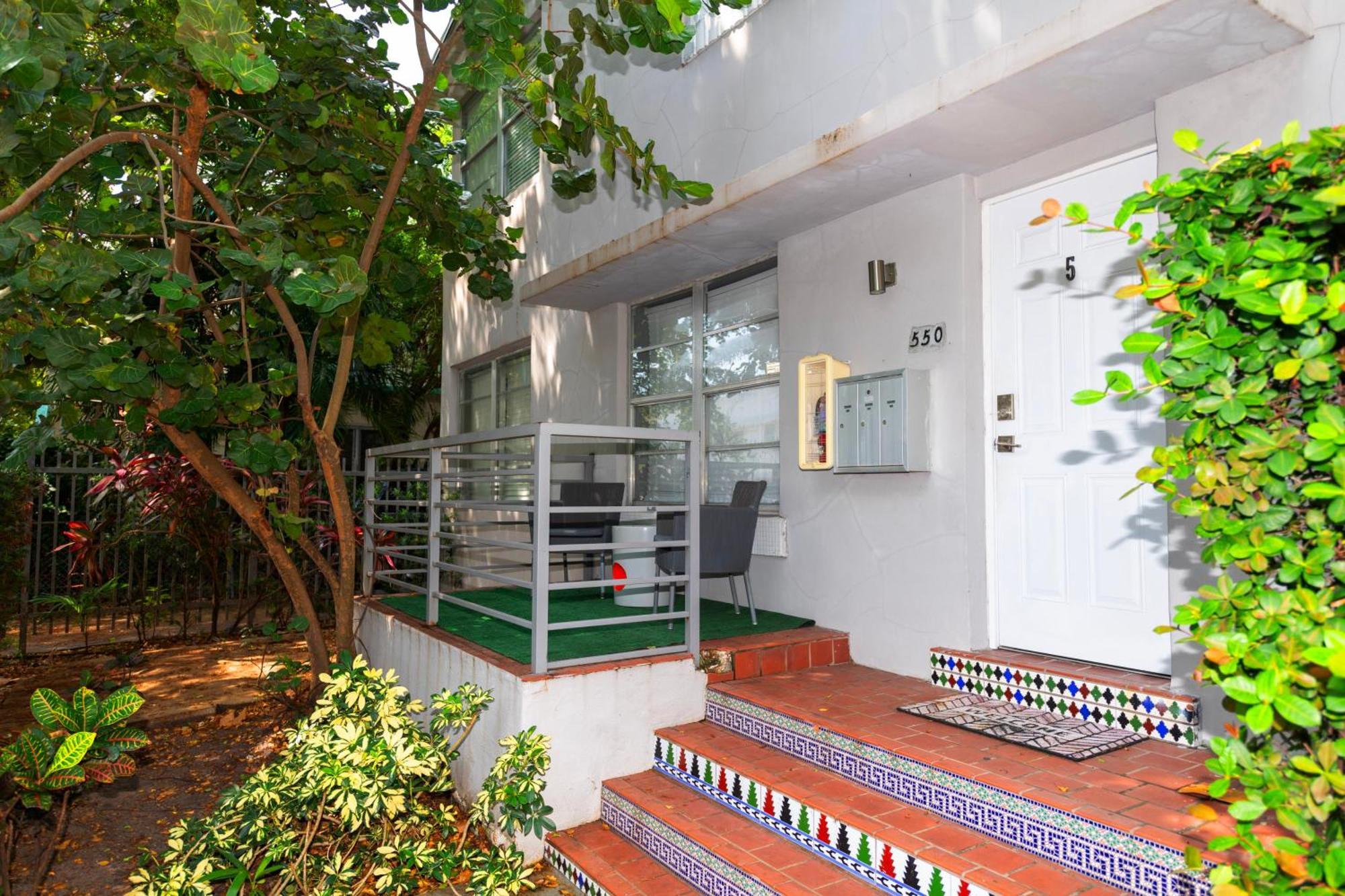 Sunny Days Apartments Miami Beach Exterior photo