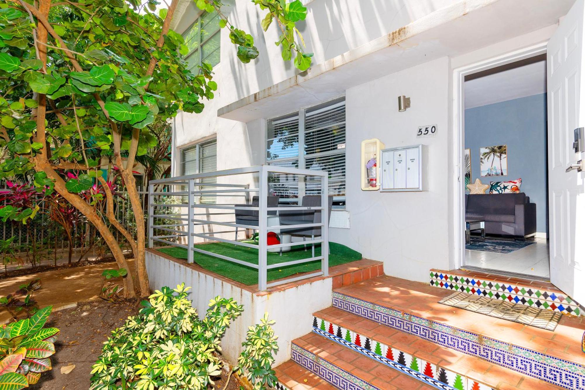 Sunny Days Apartments Miami Beach Exterior photo