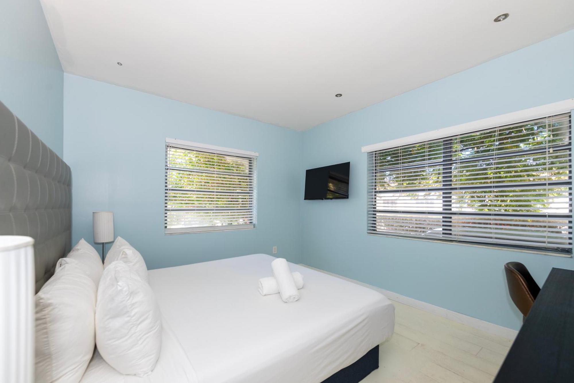 Sunny Days Apartments Miami Beach Exterior photo
