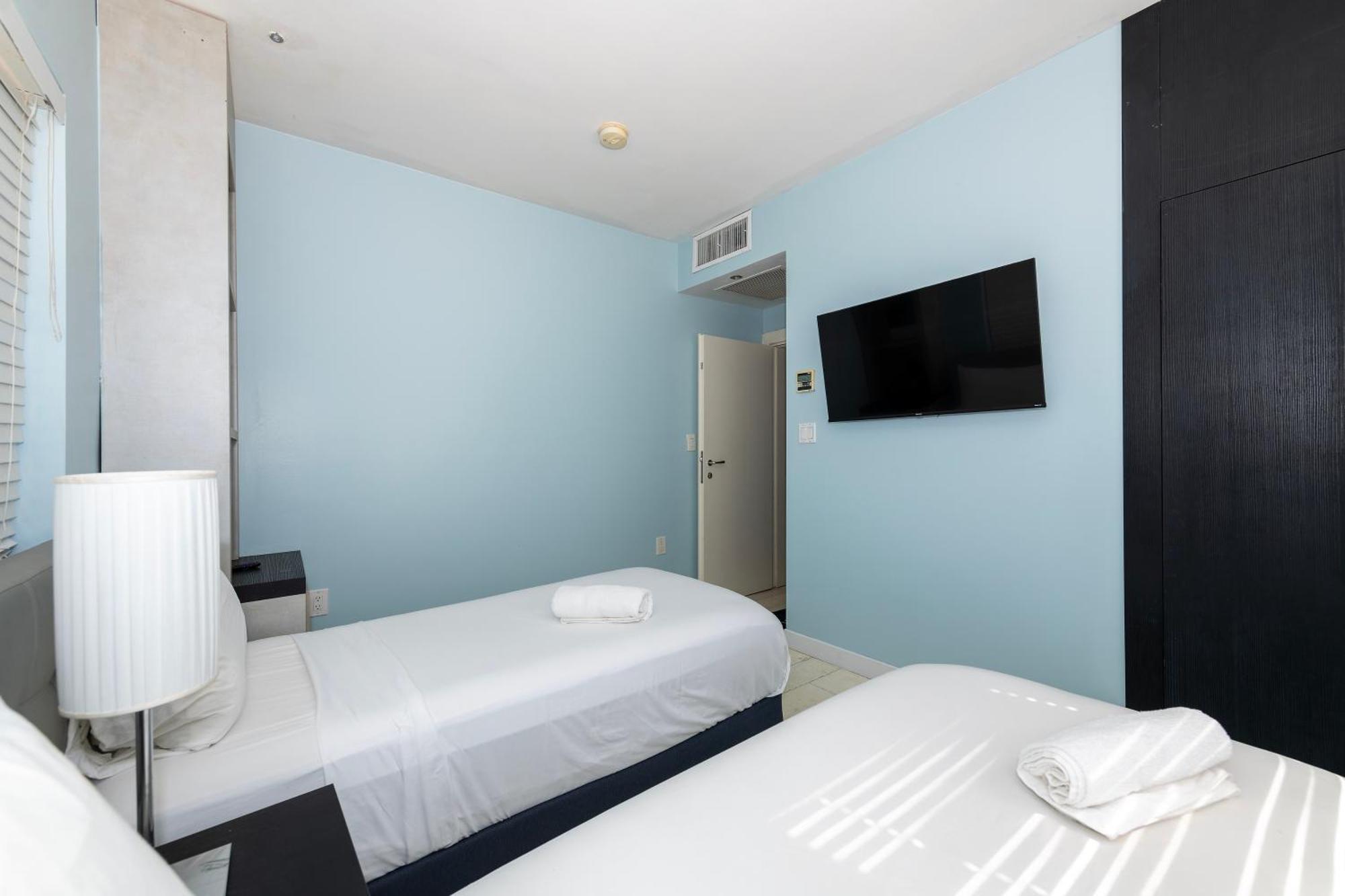 Sunny Days Apartments Miami Beach Exterior photo